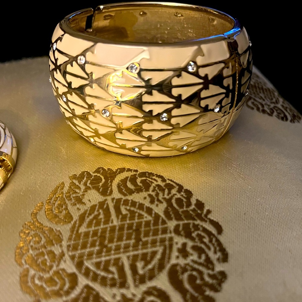 BRACELET~Cream enamel, metal and stones bracelet. Awesome design. New.